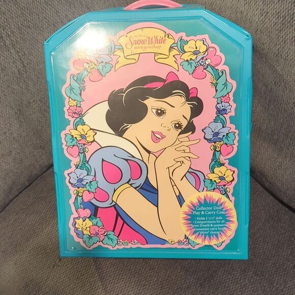 Disney Accessories - Disney Snow White and the seven dwarves vintage doll carrying case